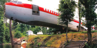 The Boeing 727 House (Boeing 727-224 N88701)